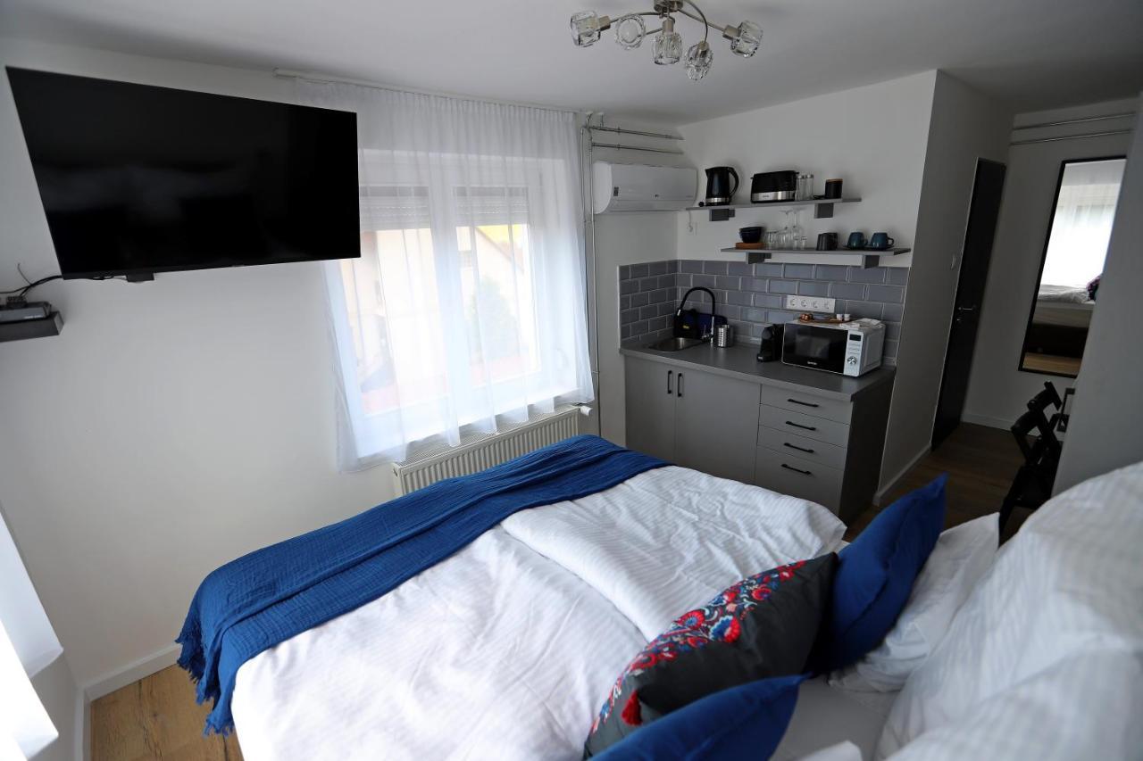 Natali Apartmanhaz Eger Extérieur photo