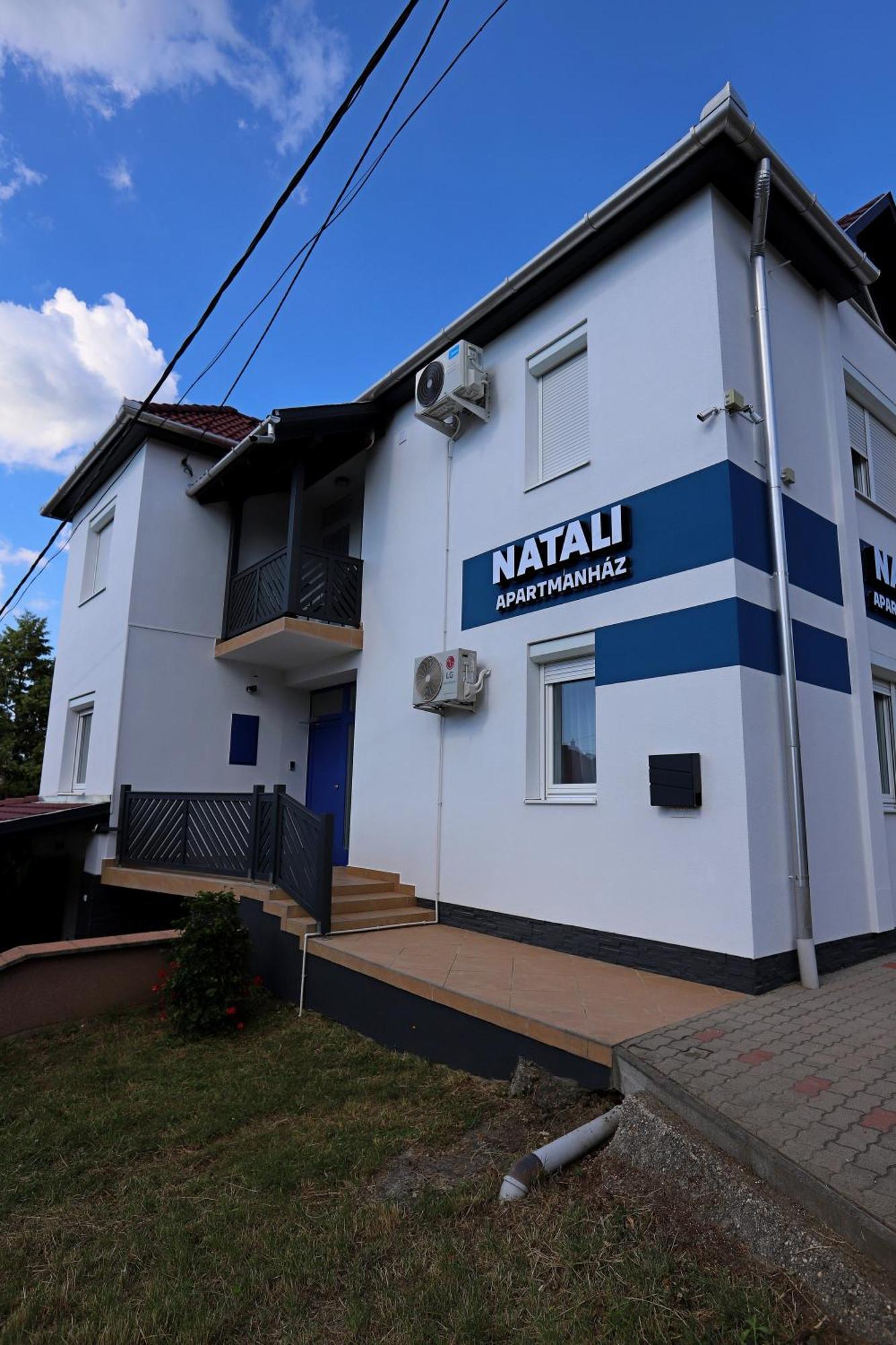 Natali Apartmanhaz Eger Extérieur photo