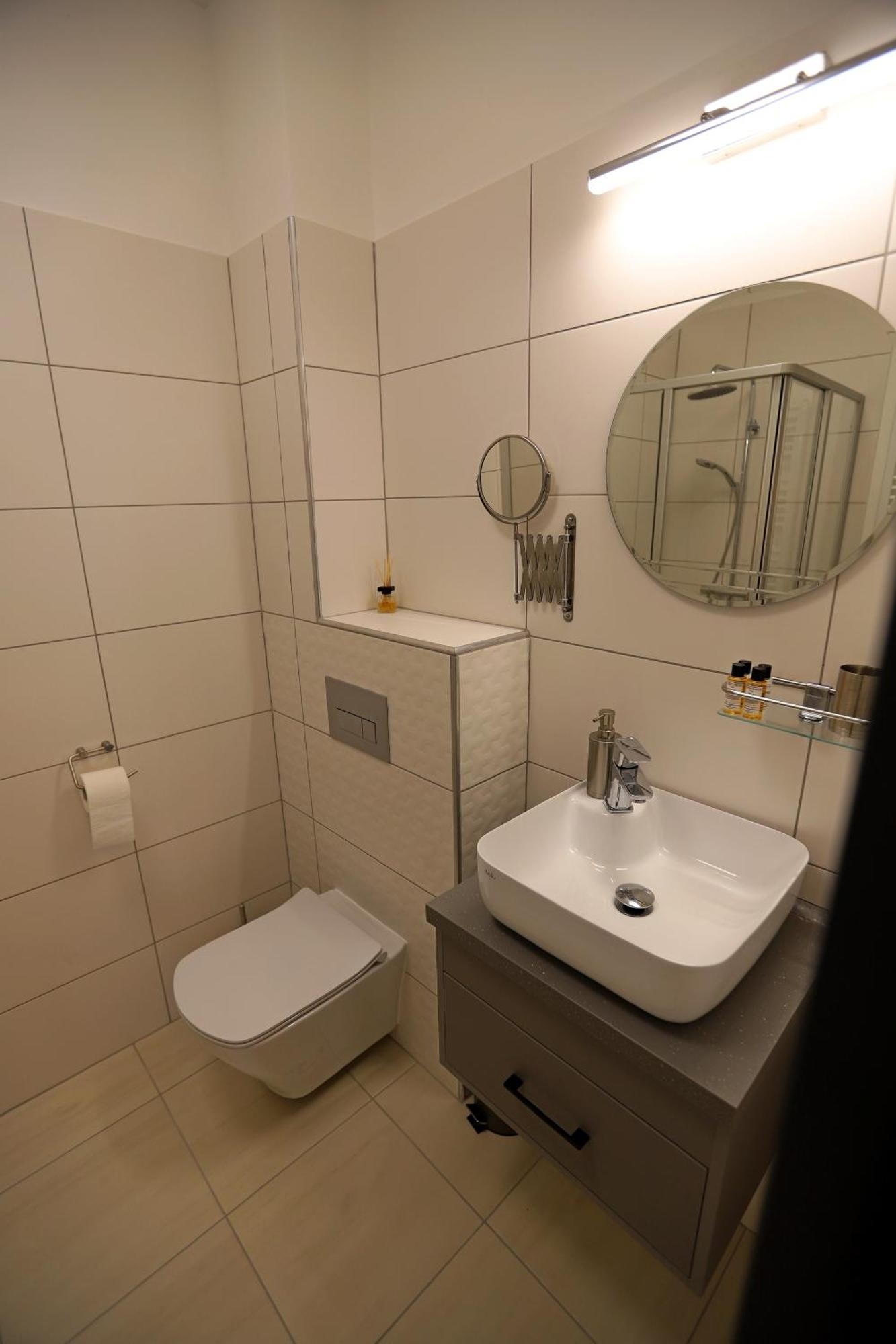 Natali Apartmanhaz Eger Extérieur photo